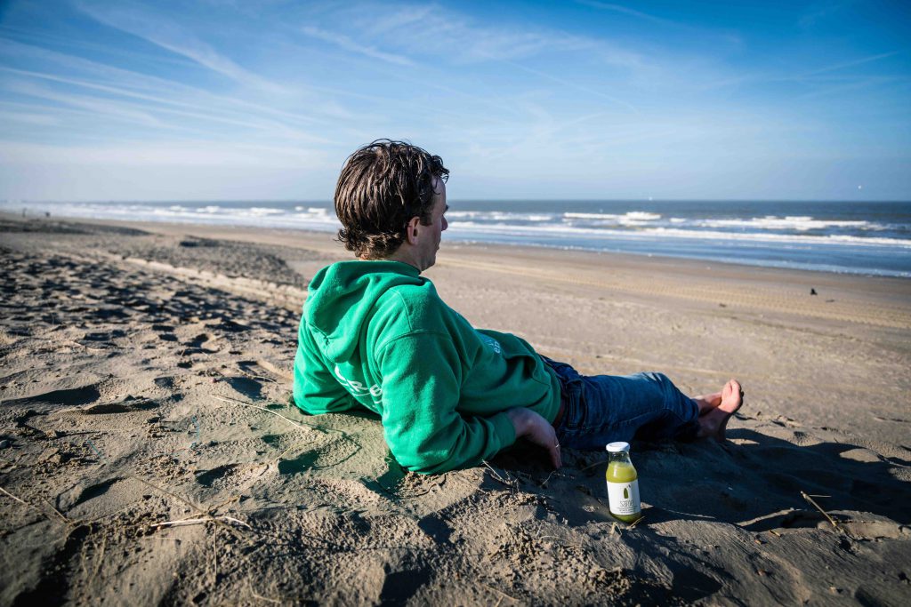 Richard de leth op het strand