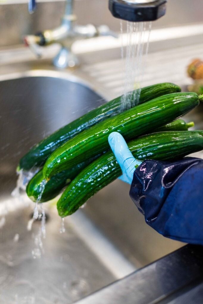 washing cucumber