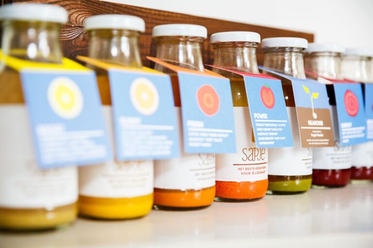 Sapjes dichtbij op een rij 1